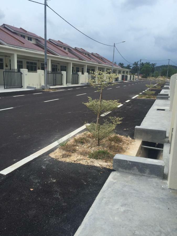 Louie Homestay Mersing Exterior photo